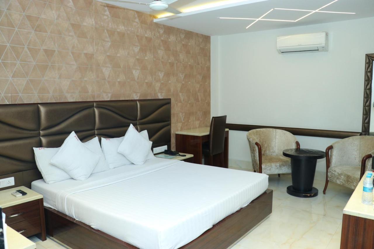 Nagpal Regency Hotel Ludhiana Exterior photo