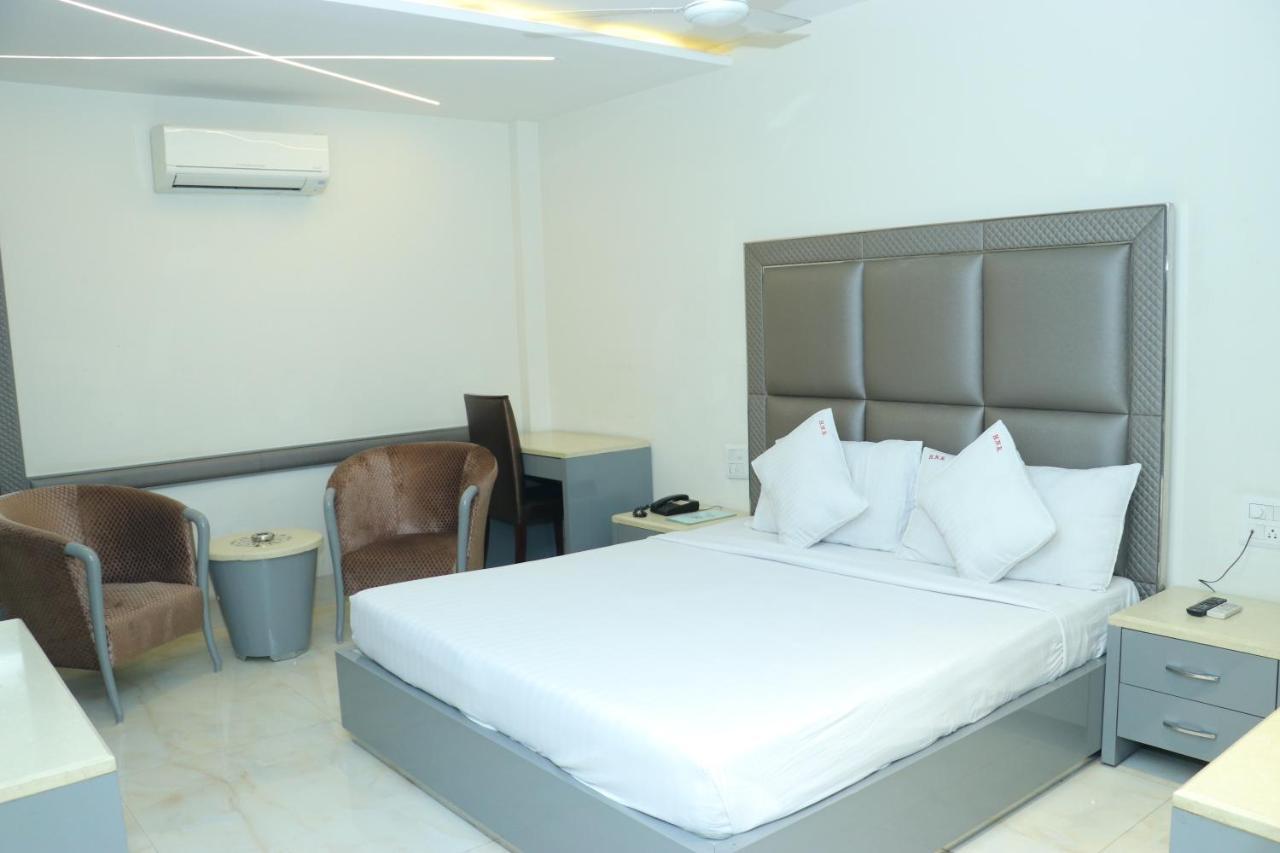 Nagpal Regency Hotel Ludhiana Exterior photo